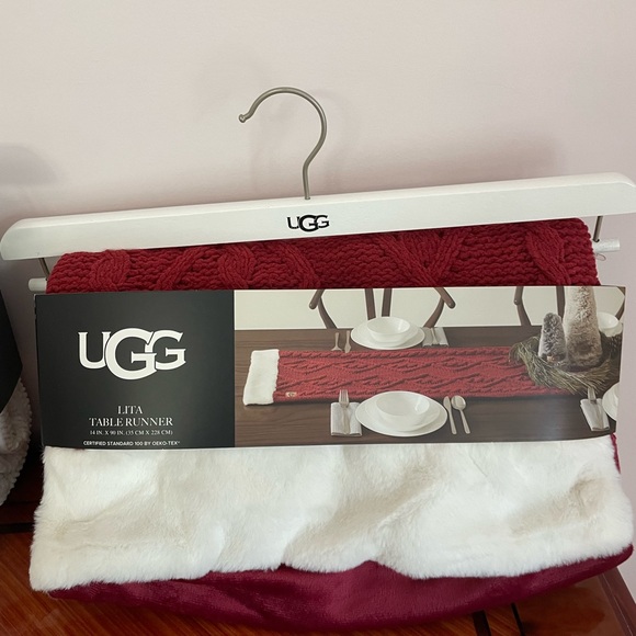 Ugg lita table runner in red or white- one - Picture 8 of 9